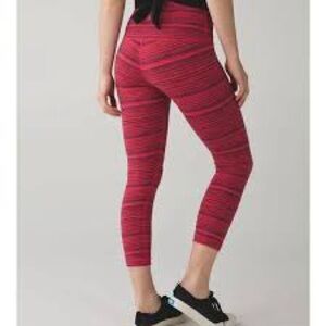 Lululemon 4 Wunder Under Crop leggings Cyber Boom Juice Alarming pink navy